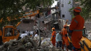 delhi building collapse, building collapse news, who is responsible
