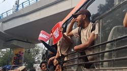 कॉकरोच जनता पार्टी के दिल्ली में प्रदर्शन के दौरान इंडियन एक्सप्रेस के पत्रकारों ने जमीन पर क्या देखा?