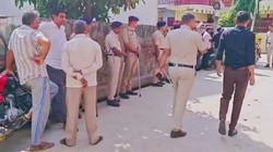 दिल्ली के सुल्तानपुर डबास में आंगनवाड़ी कार्यकर्ता की गोली मारकर हत्या, दुकान में घुसकर की फायरिंग- स्कूटर से हुआ फरार