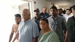 LARA प्रोजेक्ट्स मनी लॉन्ड्रिंग केस में सुनवाई टली, अदालत से बाहर निकले लालू-राबड़ी, तेजस्वी बोले- यह कोर्ट की प्रक्रिया है, हम सहयोग करेंगे