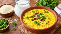 चावल और छाछ से बनाएं बुंदेलखंडी स्पेशल महेरी, यहां देखें पूरी रेसिपी