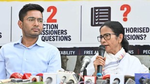 Mamata Banerjee attacks CEC immunity,Mamata Banerjee slams Centre