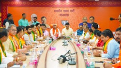 JCB से फूल बरसाने का कल्चर खत्म करें, कार्यकर्ताओं के बीच समय बिताएं; एमपी बीजेपी प्रभारी बिप्लब देब ने नेताओं से क्या कहा?