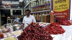 महाराष्ट्र में खुले मसालों पर प्रतिबंध, मुंबई के मशहूर लालबाग मसाला बाजार के व्यापारियों में मतभेद क्यों?