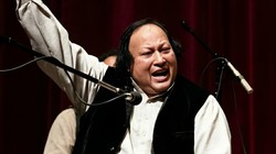 कव्वाली को दी अलग ऊंचाई, दुनियाभर में पाई पहचान, आज जेन जी के भी फेवरेट हैं नुसरत फतेह अली खान