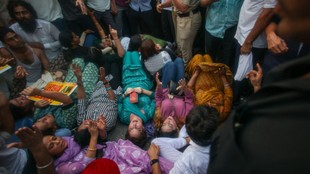INDIA bloc protest, Rahul Gandhi, Mallikarjun Kharge, Rahul Gandhi detained, Delhi Police, Jantar Mantar protest, Gyanesh Kumar, Chief Election Commissioner, CEC protest, INDIA alliance, opposition MPs, Rahul Gandhi Delhi protest,