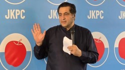 Jammu-Kashmir News: ‘जम्मू में 92% तो कश्मीर में 8% गरीब कैसे?’ सज्जाद लोन ने EWS आंकड़ों पर सरकार को घेरा