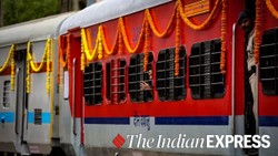 लंबी ट्रेन यात्रा में वॉशरूम जाते समय काम आएंगी ये बातें, महिलाएं पीरियड्स में जरूर रखें ध्यान